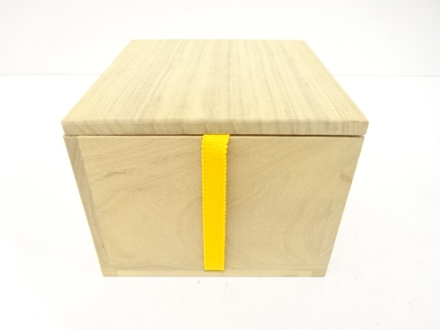  色絵　松鶴　茶碗（無地箱付）